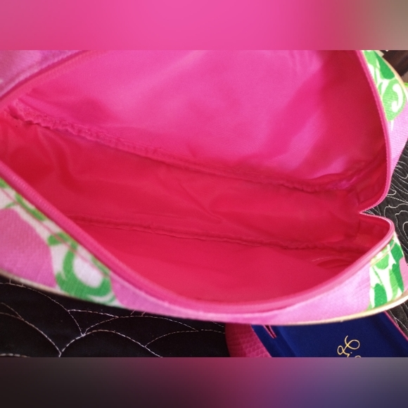 Lilly Pulitzer Pink Floral Cosmetics Bag and Pink Lily Pulitzer Eye Wear Case - Picture 11 of 15